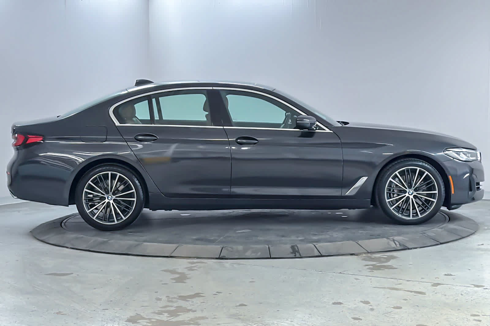 Used 2023 BMW 540i xDrive w/ Premium Package AWD/4WD image 8