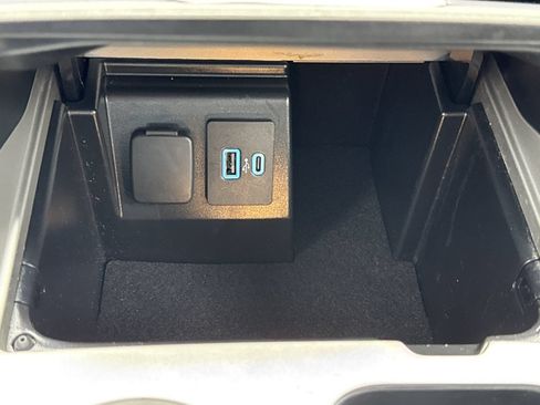 Used 2024 Ford Explorer Limited RWD image 30