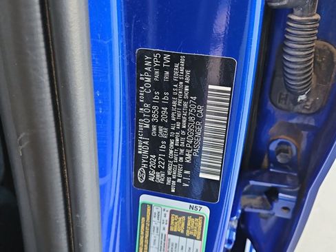 Used 2025 Hyundai Elantra Limited FWD image 26