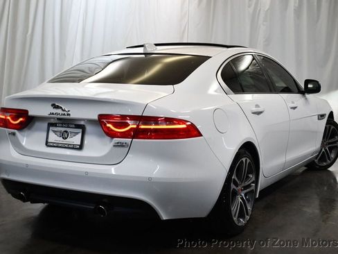 Used 2017 Jaguar XE Premium image 9