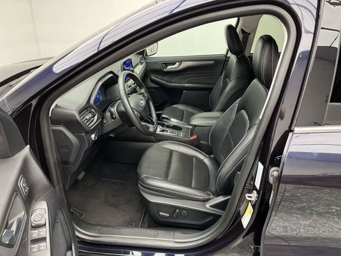 Used 2021 Ford Escape Titanium FWD image 3