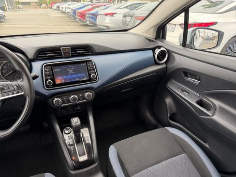 Used 2025 Nissan Versa SV FWD image 33