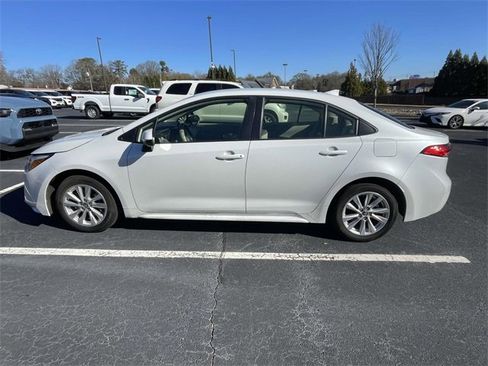 Used 2024 Toyota Corolla LE image 6