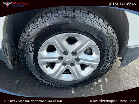 Used 2015 Chevrolet Traverse LS image 12