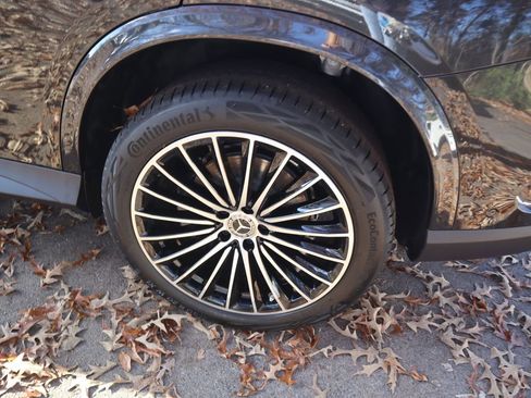 New 2026 Mercedes-Benz GLC 300 4MATIC image 9