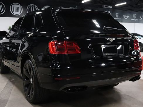 Used 2020 Bentley Bentayga Design Series image 3