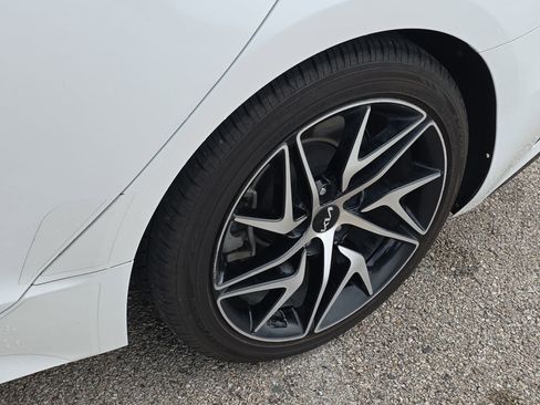 Used 2022 Kia Stinger GT-Line w/ Sun & Sound Package image 10