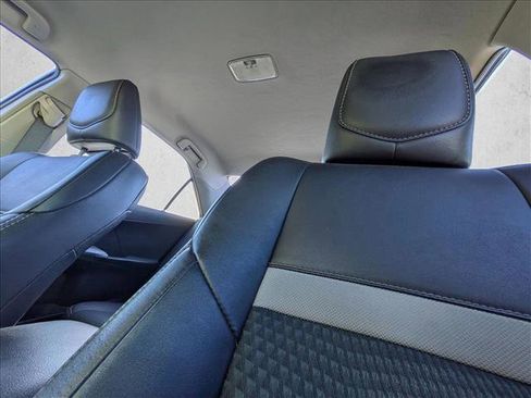 Used 2014 Toyota Camry SE image 14