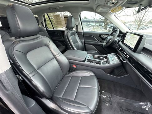 Used 2025 Lincoln Aviator AWD image 26