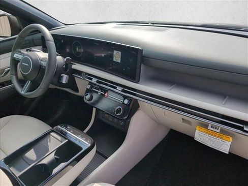 Certified 2025 Hyundai Tucson Limited image 24