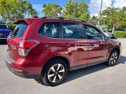 Used 2017 Subaru Forester 2.5i Limited AWD/4WD image 2