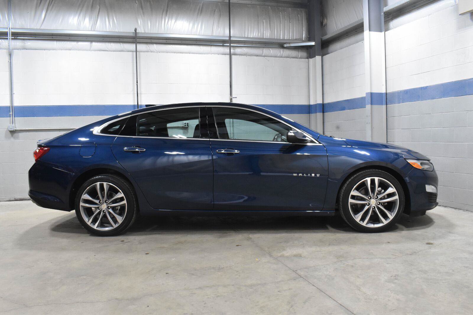 Used 2022 Chevrolet Malibu Premier FWD image 29