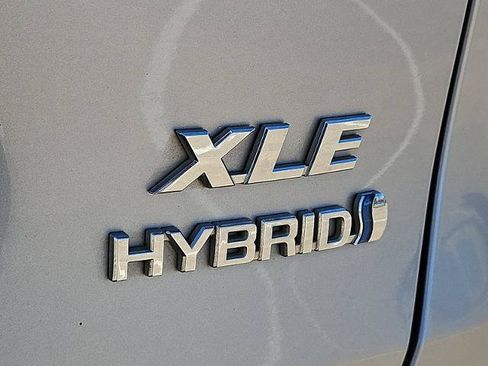 Used 2022 Toyota RAV4 XLE w/ Convenience Package AWD/4WD image 29