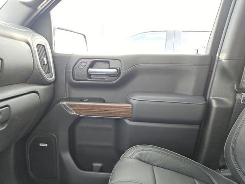 Used 2022 Chevrolet Silverado 1500 High Country image 40