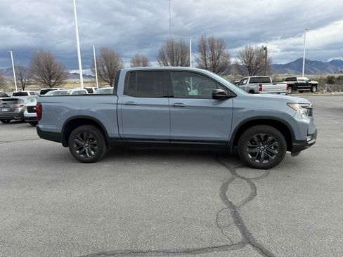 Used 2023 Honda Ridgeline Sport image 9
