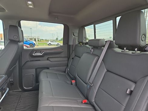 Used 2024 GMC Sierra 1500 SLT w/ SLT Premium Plus Package AWD/4WD image 9