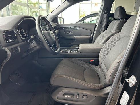 Used 2024 Honda Pilot Sport image 15