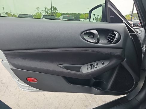 Used 2024 Nissan Z Sport w/ Floor Mat Package image 25
