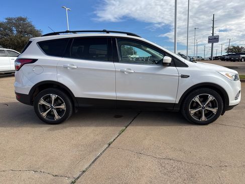 Used 2018 Ford Escape SEL w/ Ford Safe & Smart Package image 8