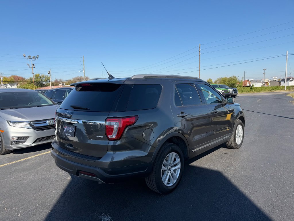 Used 2019 Ford Explorer XLT w/ Equipment Group 202A AWD/4WD image 3