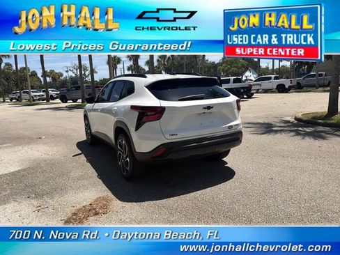 Used 2025 Chevrolet Trax RS FWD image 8