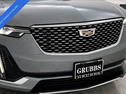 Used 2025 Cadillac XT6 Premium Luxury image 39