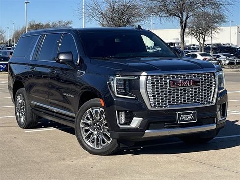Used 2023 GMC Yukon XL Denali image 2