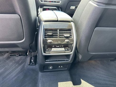 Used 2023 BMW X7 xDrive40i w/ Climate Comfort Package AWD/4WD image 29