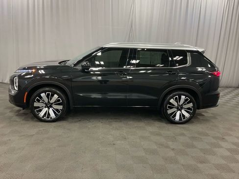 Used 2025 Mitsubishi Outlander AWD image 8