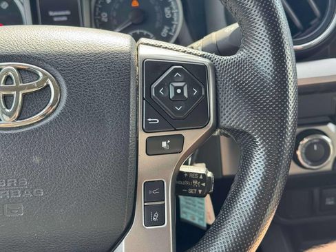 Used 2022 Toyota Tacoma SR5 AWD/4WD image 24