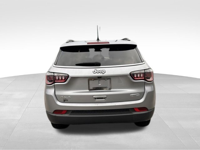 Used 2024 Jeep Compass Latitude AWD/4WD image 4