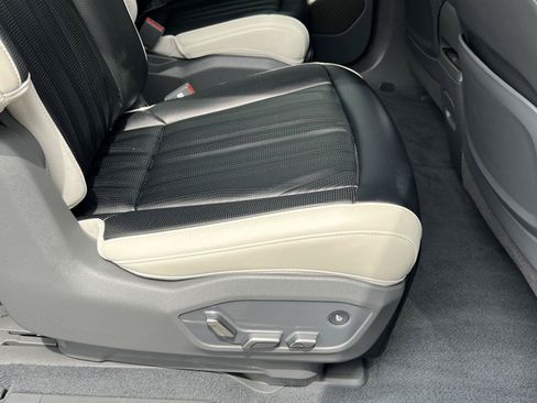 Used 2025 Kia EV9 GT-Line AWD/4WD image 22