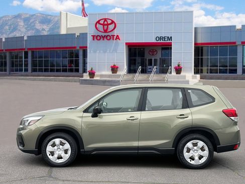 Used 2019 Subaru Forester image 3