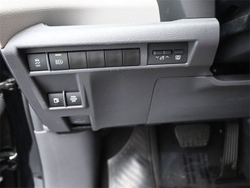 Used 2024 Toyota Sienna XLE image 36