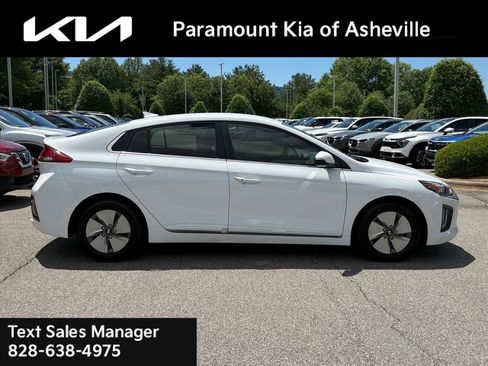 Used 2022 Hyundai Ioniq SE FWD image 6
