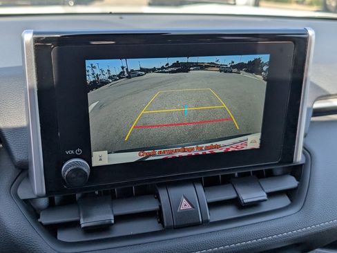 Used 2025 Toyota RAV4 XLE AWD/4WD image 6