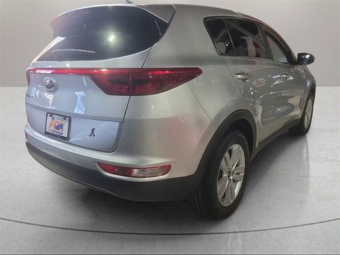 Used 2019 Kia Sportage LX image 6