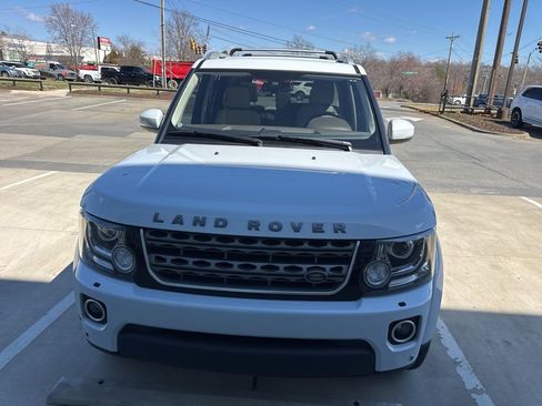 Used 2016 Land Rover LR4 HSE image 2