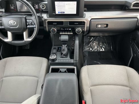 Certified 2025 Toyota 4Runner SR5 AWD/4WD image 18