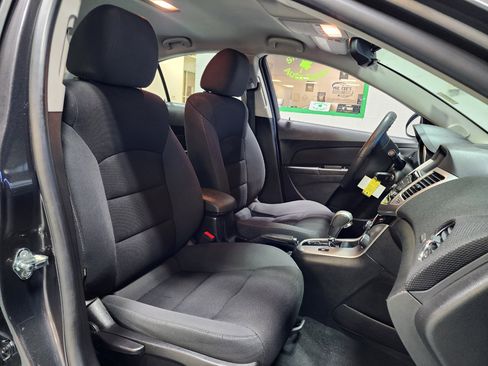 Used 2015 Chevrolet Cruze LT image 25