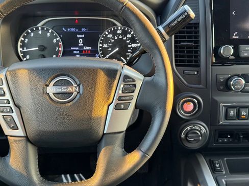 Used 2024 Nissan Titan SV w/ SV Convenience Package image 30