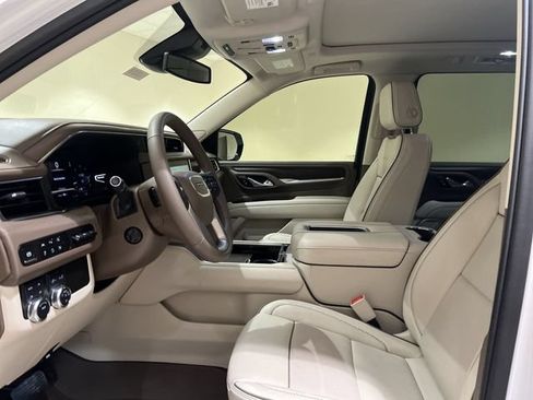 Used 2024 GMC Yukon XL Denali AWD/4WD image 19