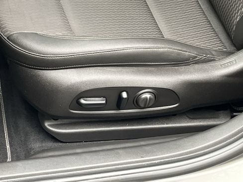 Used 2018 Buick Regal Preferred w/ Driver Confidence Package #1 image 9