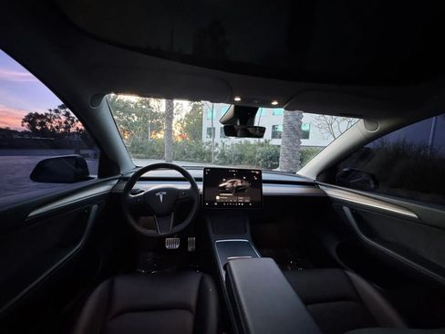 Used 2023 Tesla Model Y Performance AWD/4WD image 25