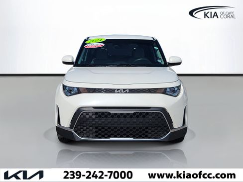 Used 2024 Kia Soul LX FWD image 2