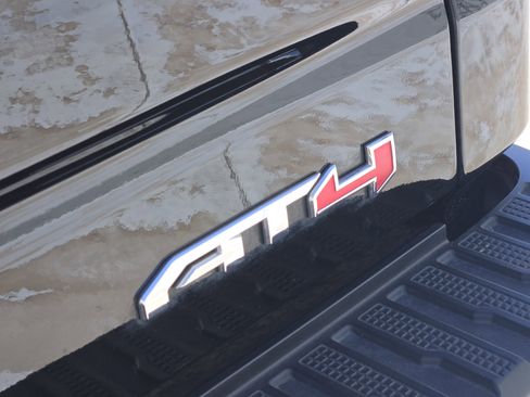 Used 2024 GMC Sierra 1500 AT4 w/ Technology Package AWD/4WD image 13