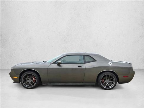 Used 2010 Dodge Challenger R/T RWD image 8