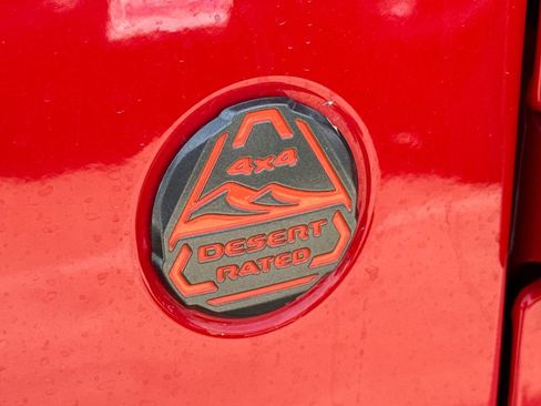 Used 2022 Jeep Gladiator Mojave AWD/4WD image 6