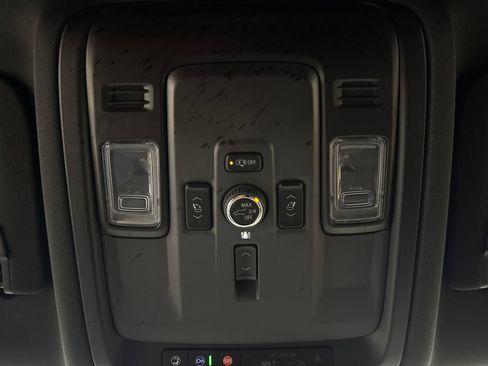 Used 2025 Chevrolet Tahoe Premier AWD/4WD image 27