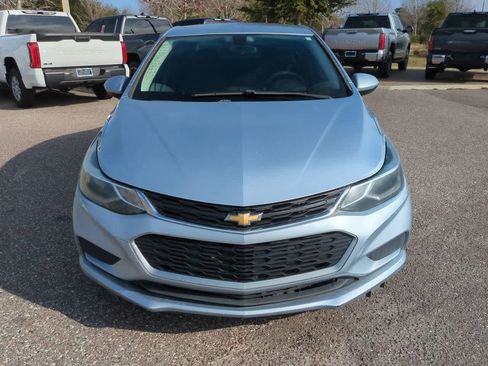 Used 2018 Chevrolet Cruze LT w/ Convenience Package image 9